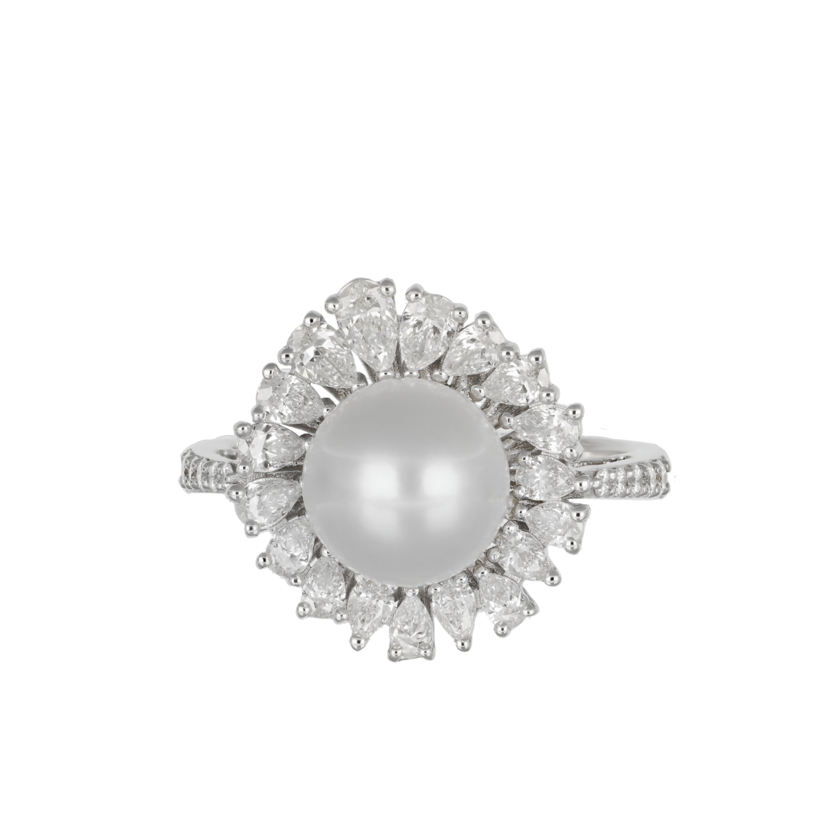 Lustrous Pearl Diamond Ring