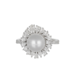 Lustrous Pearl Diamond Ring